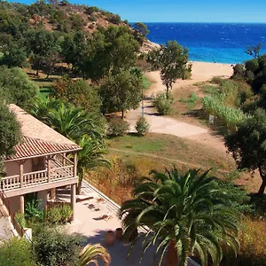 https://le-clos-des-sept-palmiers.fr-provencehotel.com